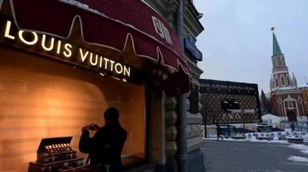 爱马仕、LV 和 Chanel 等奢侈品牌关闭在俄门店-广告人干货库