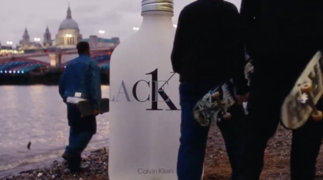 「Calvin Klein」 × 「Palace」 推出联名系列-广告人干货库