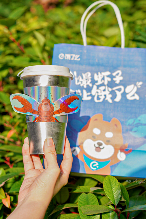 饿了么打造「嘬虾仪式感」-广告人干货库