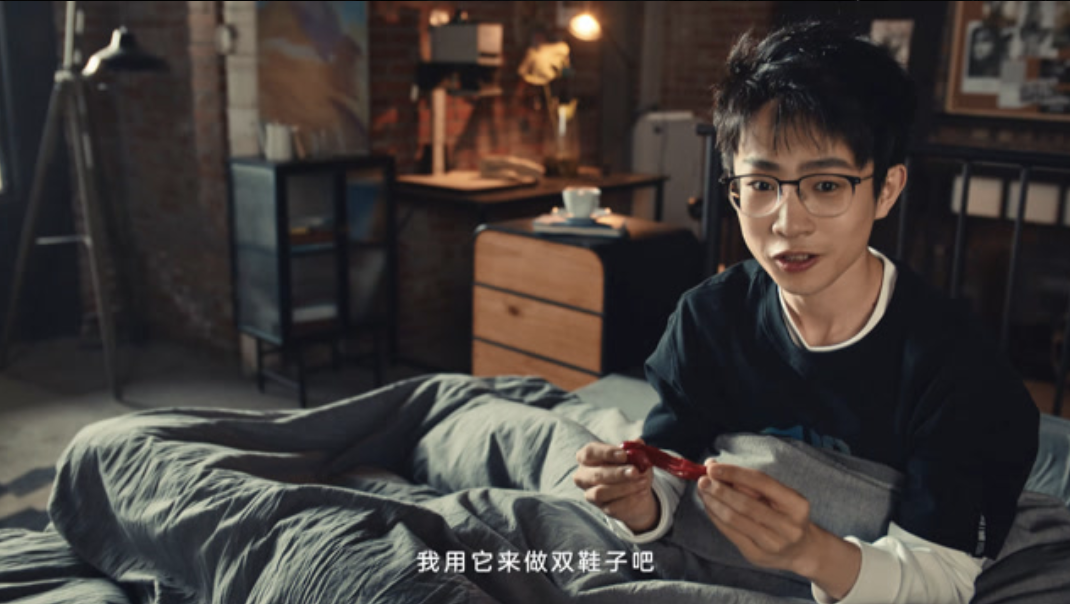 「匹克」与 B 站 UP 主何同学共创短片《脑洞》-广告人干货库