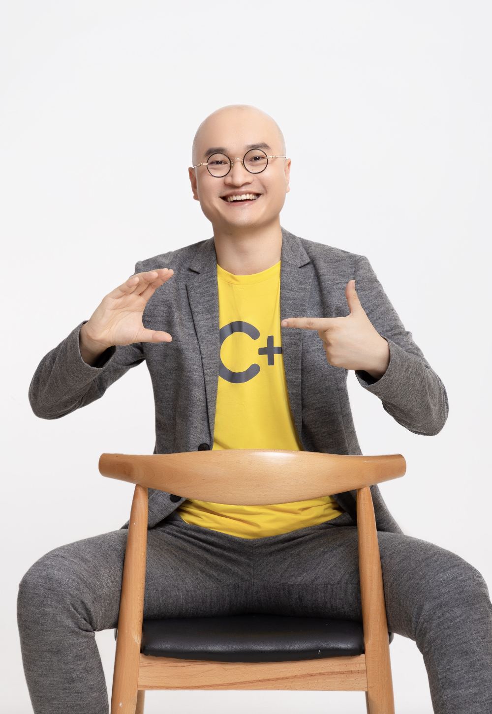 广告人干货库 对话参半、C咖、冰泉、蓝系:冷热无常,如何找到“不动轴”去构建品牌基石?-广告人干货库