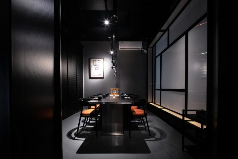 广告人干货库 烤肉店也卷起来了?这家竟把“篮球”搬进了空间?-广告人干货库