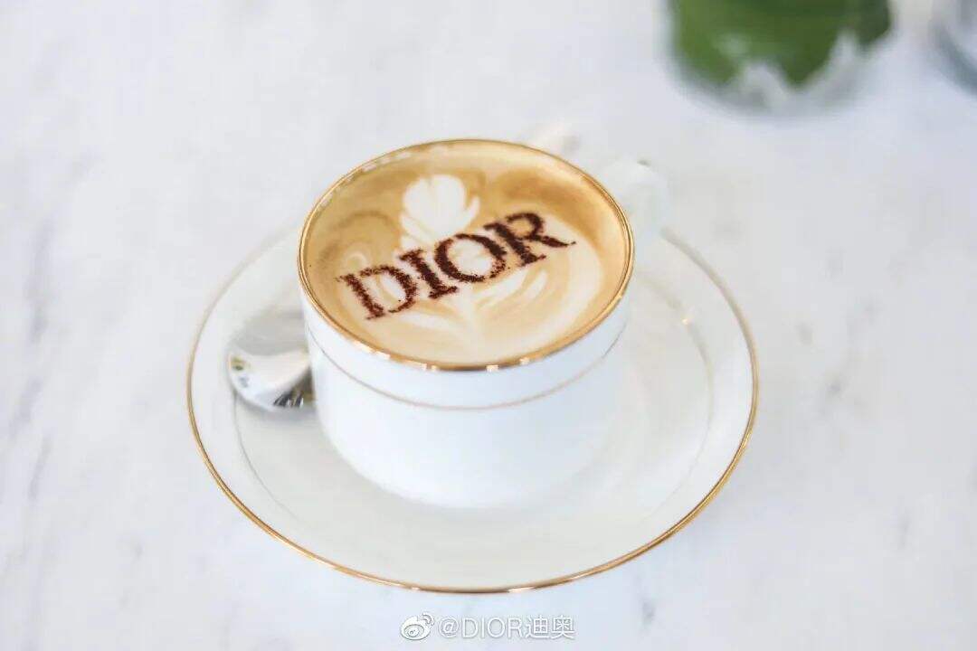 广告人干货库 Dior、LV等扎堆开起咖啡店,挂着“咖啡”做营销?-广告人干货库