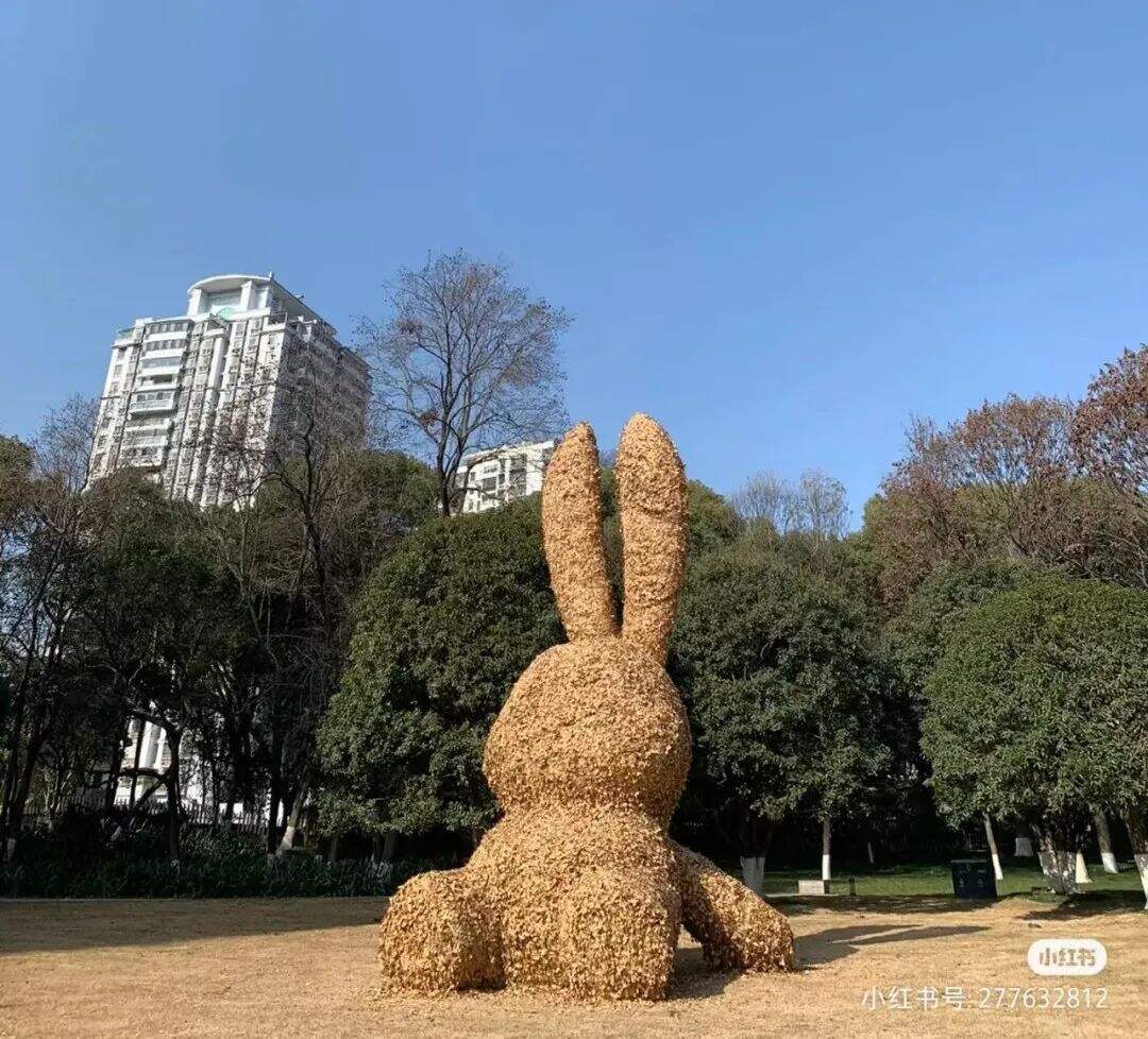 广告人干货库 大型“兔年周边”选手参赛,丑与美就在一线之间!-广告人干货库