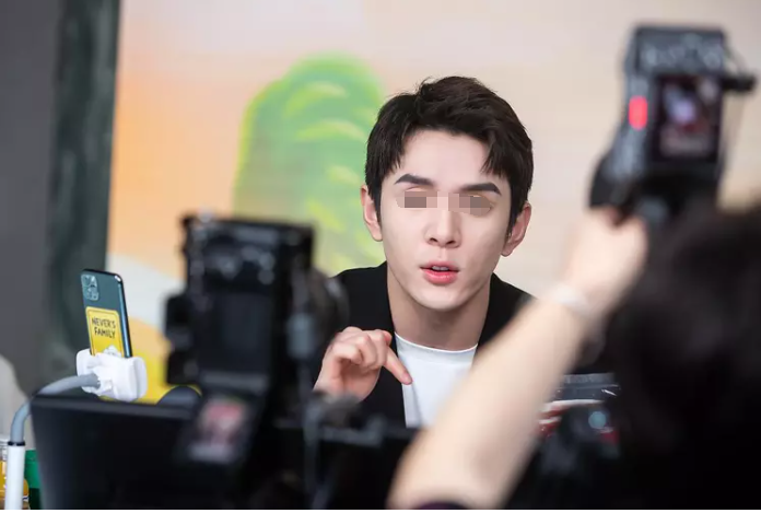 广告人干货库 李佳琦,割不动女生了?-广告人干货库