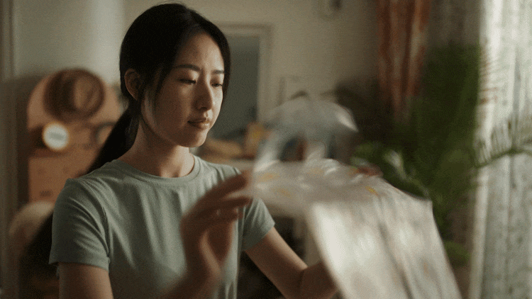 广告人干货库 民生信用卡17周年:谁家没有个装满袋子的抽屉-广告人干货库
