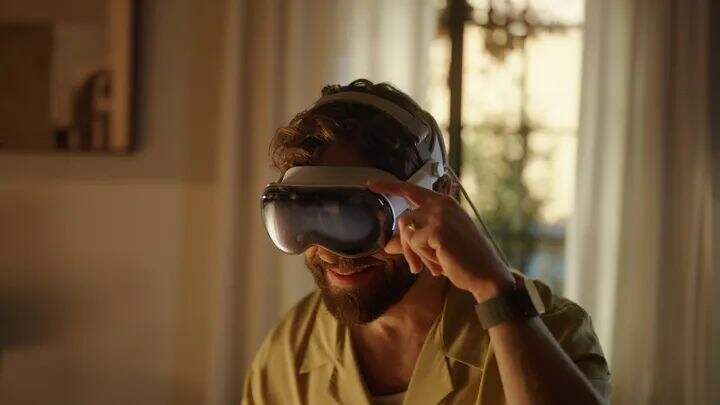 广告人干货库 下一台 iPhone 何必是手机,苹果发布首款头显 Vision Pro-广告人干货库