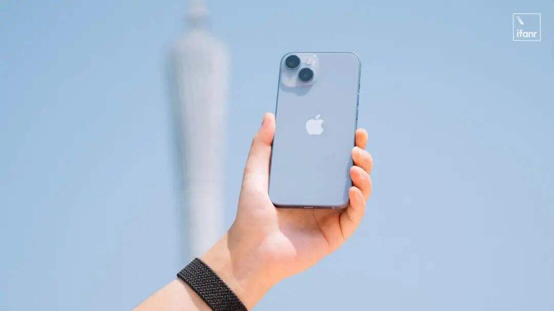 广告人干货库 下一台 iPhone 何必是手机,苹果发布首款头显 Vision Pro-广告人干货库