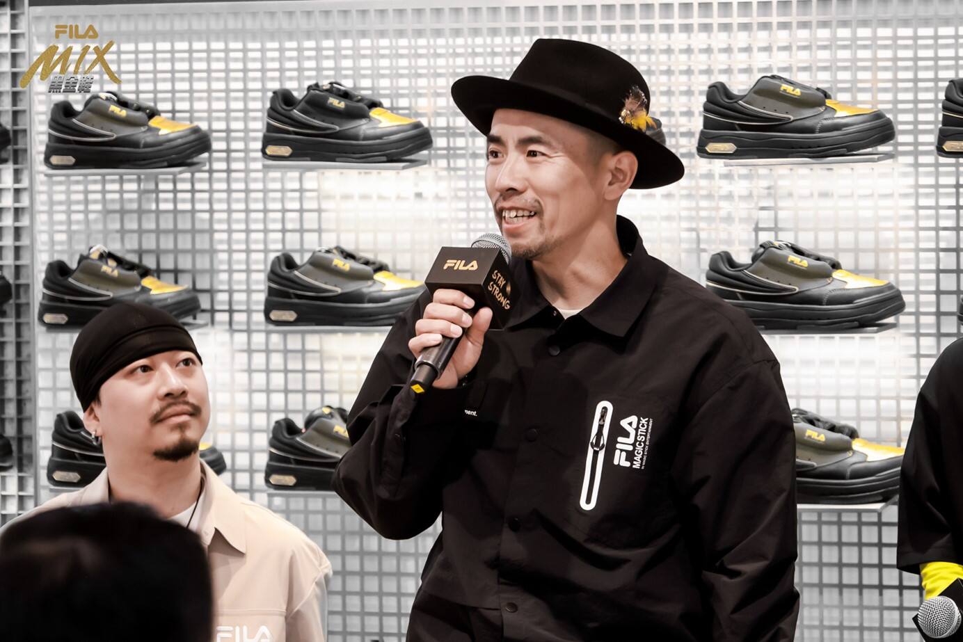 广告人干货库 FILA X 时趣:FILA MIX 黑金鞋发售,欢迎来到Popping World-广告人干货库