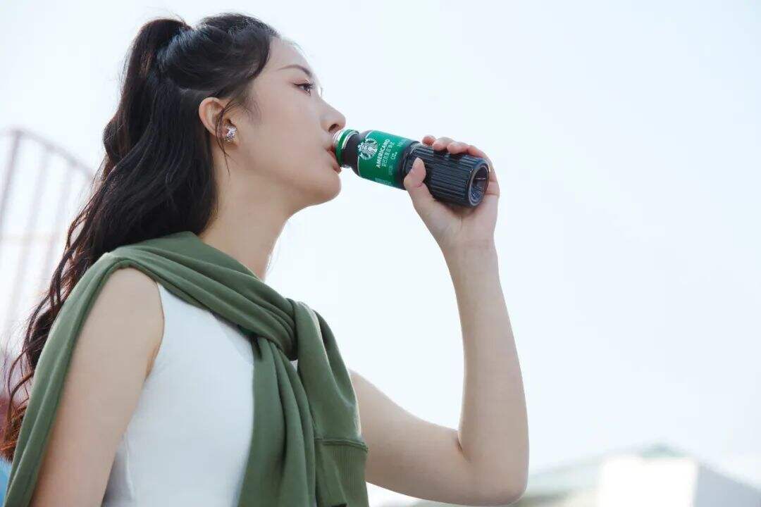 广告人干货库 获红点奖的瓶装星巴克新包装,果然不简单-广告人干货库