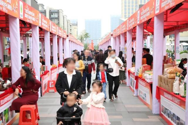 这50个mall堪称内地商场“显眼包”，有看点又有人气！-广告人干货库