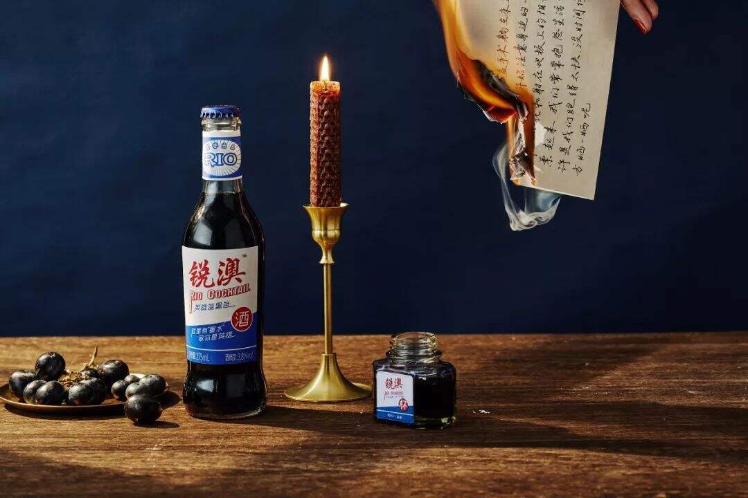 广告人干货库 让10000人喝墨水,“墨水鸡尾酒”幕后揭秘-广告人干货库