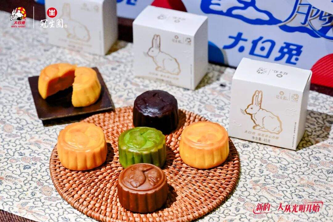 大白兔 x 冠生园跨界月饼西湖全球首发-广告人干货库