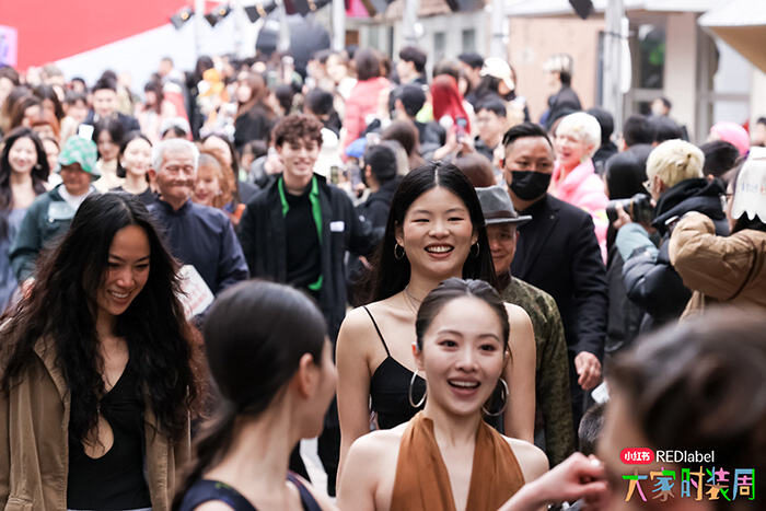 广告人干货库 小红书办了场「大家时装周」,一点都不正经-广告人干货库