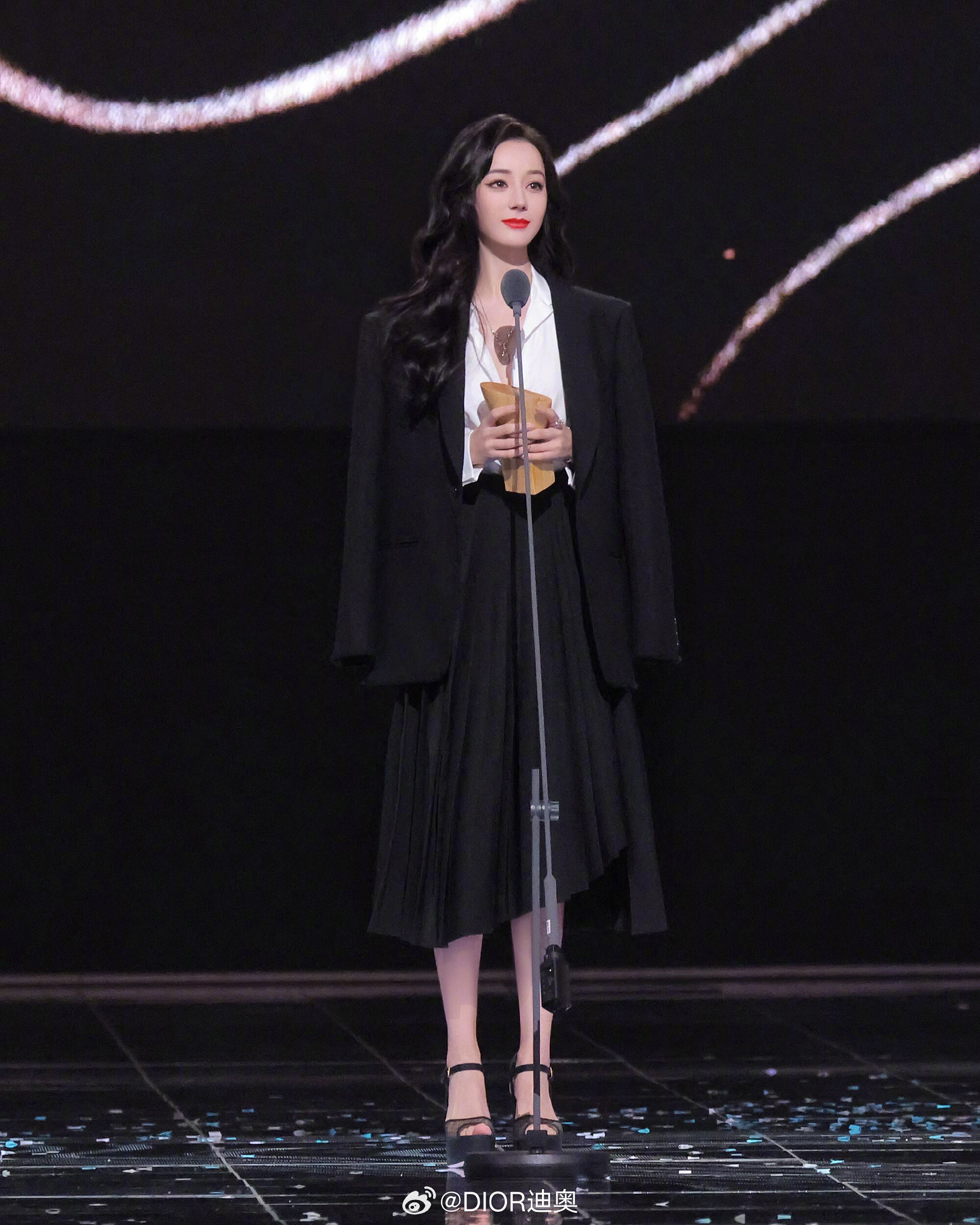 迪丽热巴升任为 DIOR 全球品牌大使-广告人干货库