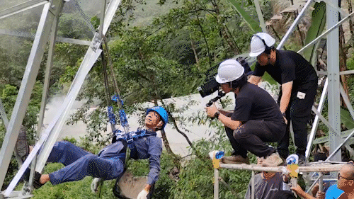 广告人干货库 南方电网:世间如此明亮,因为有人走在光芒之前-广告人干货库