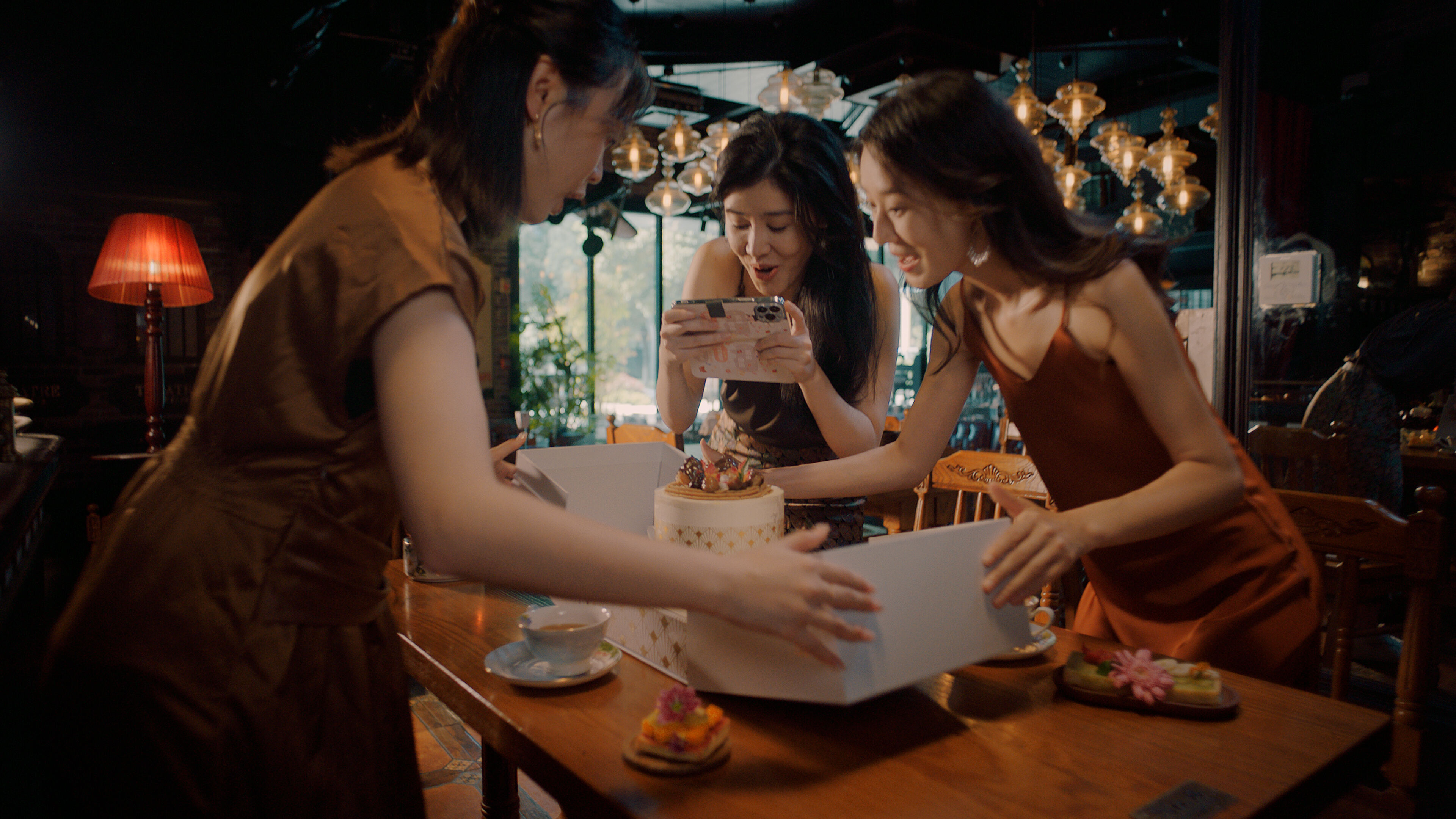 广告人干货库 25HOURS*X爱礼:「价值体系」营销组合拳,为品牌塑造高端-广告人干货库