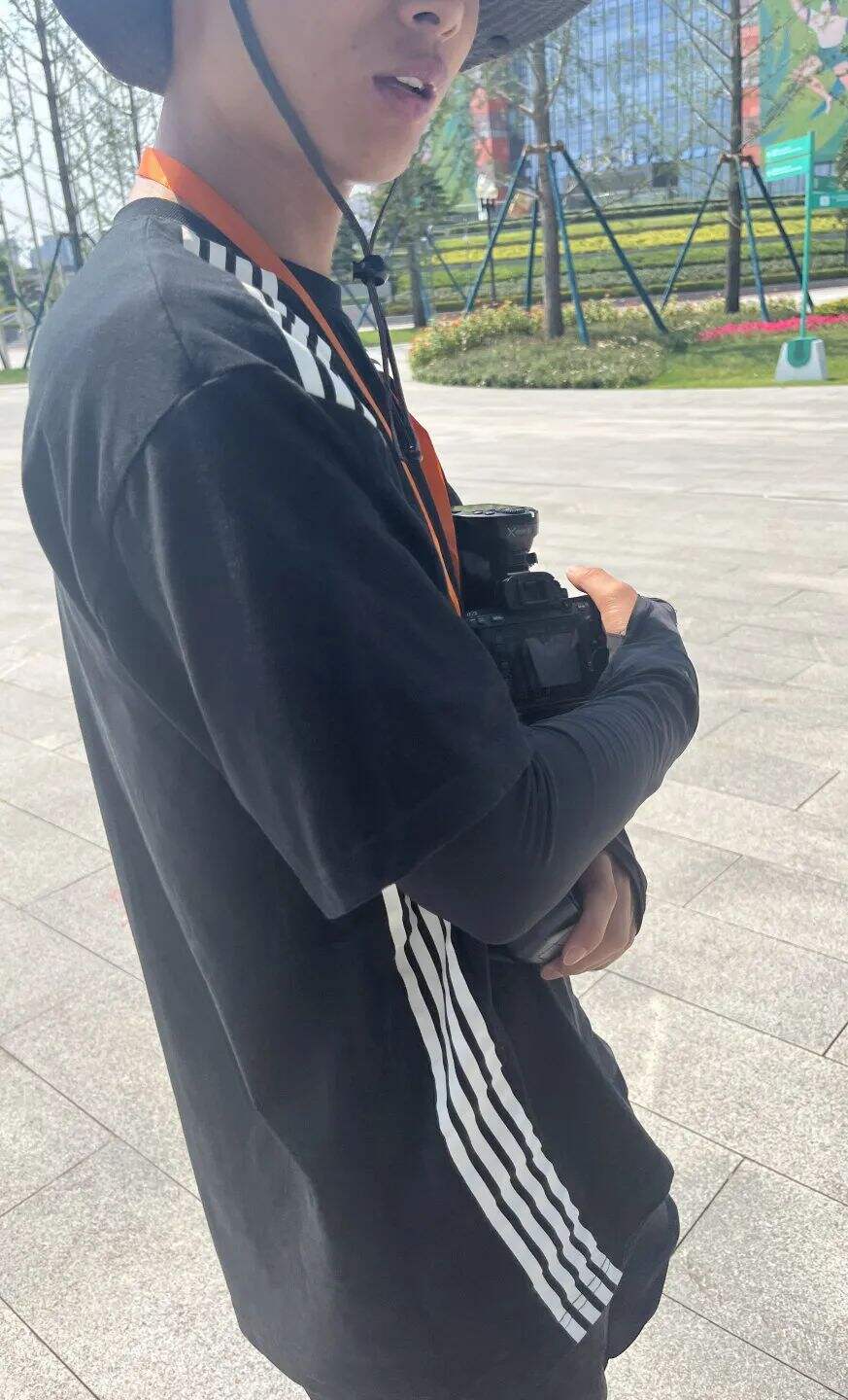 长虹·成都大运会：一个巴掌拍不响就用两个巴掌-广告人干货库