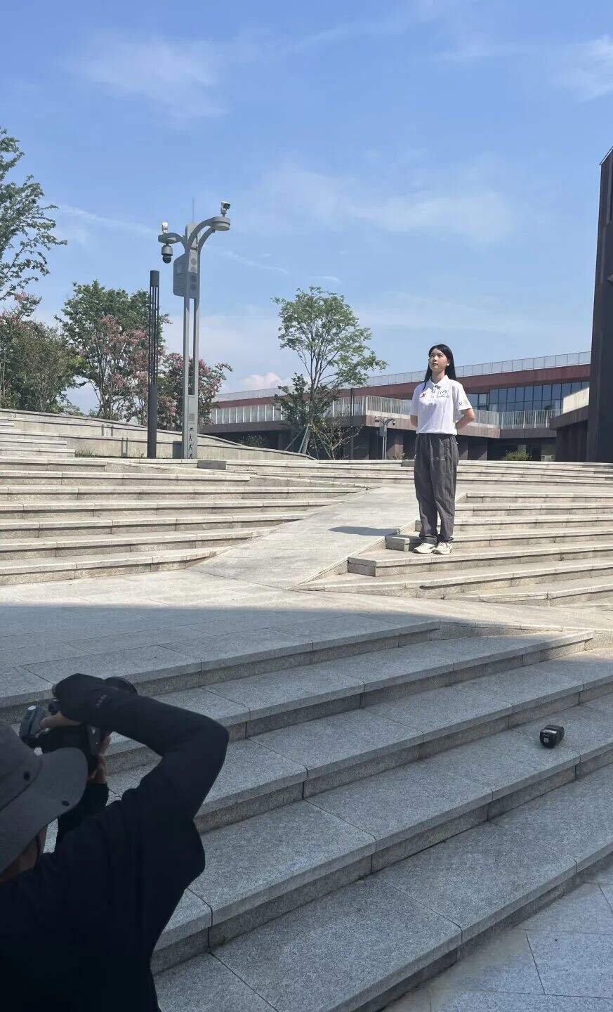 长虹·成都大运会：一个巴掌拍不响就用两个巴掌-广告人干货库