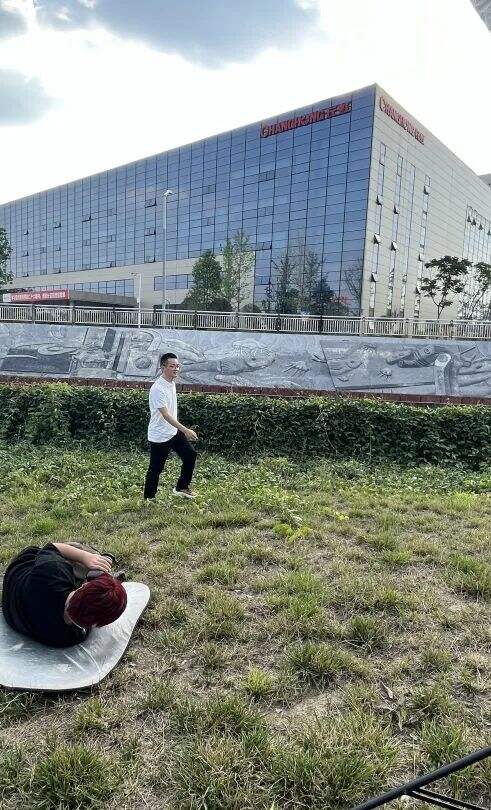 长虹·成都大运会：一个巴掌拍不响就用两个巴掌-广告人干货库