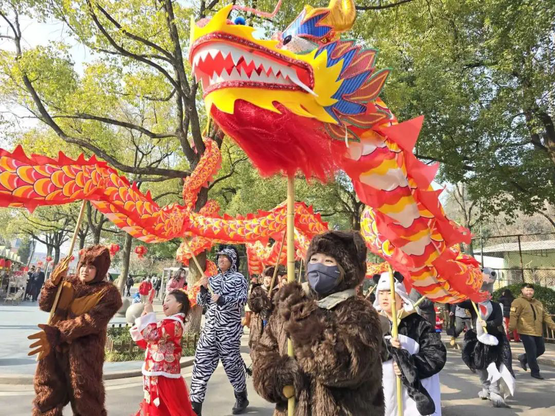 营销鬼才红山动物园，对游客下手了-广告人干货库