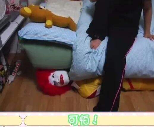 广告人干货库 麦当劳“阴间早八”地铁广告,网友笑评“把早八人封印进电脑?”-广告人干货库