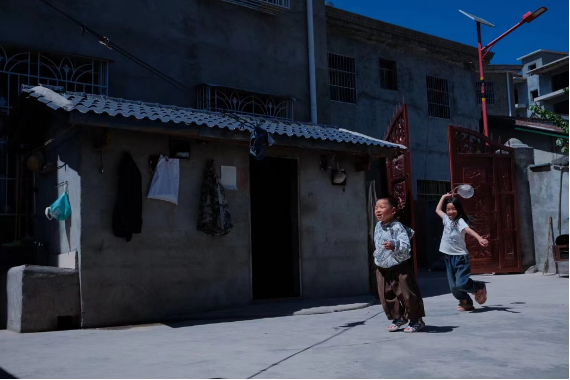 广告人干货库 京东母婴公益纪录片:看见大山里的妈妈-广告人干货库