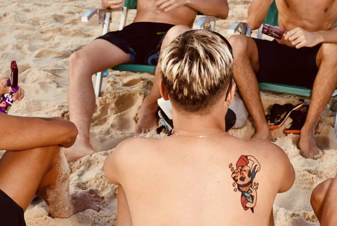 人体广告让你秒变“行走的广告牌”-广告人干货库