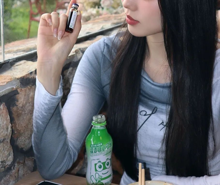 太极藿香x天府可乐新品联名「藿香小可乐」,清凉上头!-广告人干货库