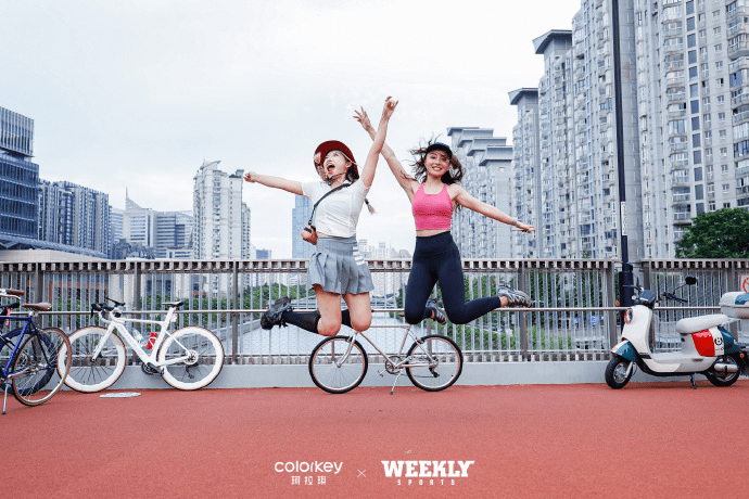 叶诗文xcolorkey推出奥运闪光紫限定新品，骑行瑜伽太city了！-广告人干货库