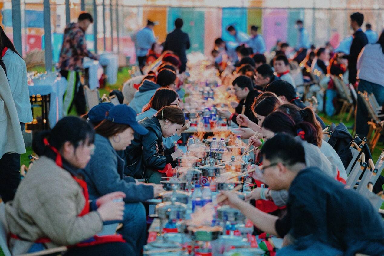 广告人干货库 海底捞31周年,发起「打捞春天」火锅音乐节-广告人干货库