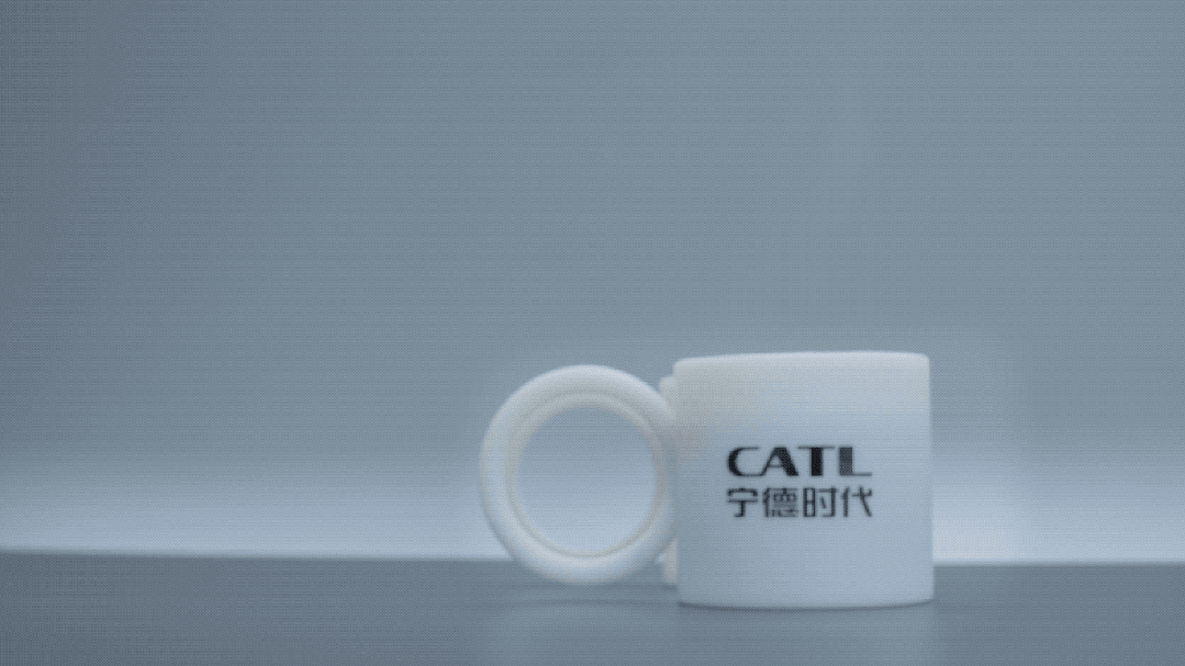 广告人干货库 广告片卷疯了的时代,轻反而成了记忆点-广告人干货库