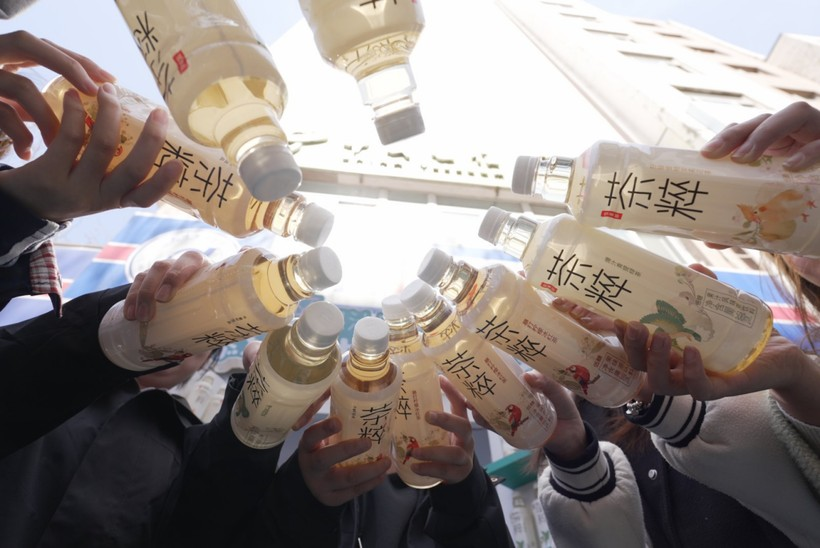 从 “嗷嗷好喝” 梗到百万 UGC 裂变!茶粹如何在 Z 世代火爆出圈?-广告人干货库
