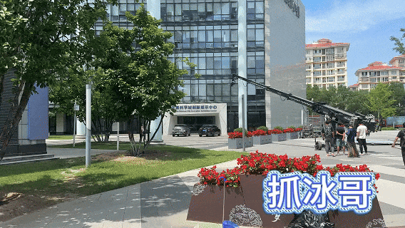 vivo X Fold5:贾冰的海报飘走了!-广告人干货库