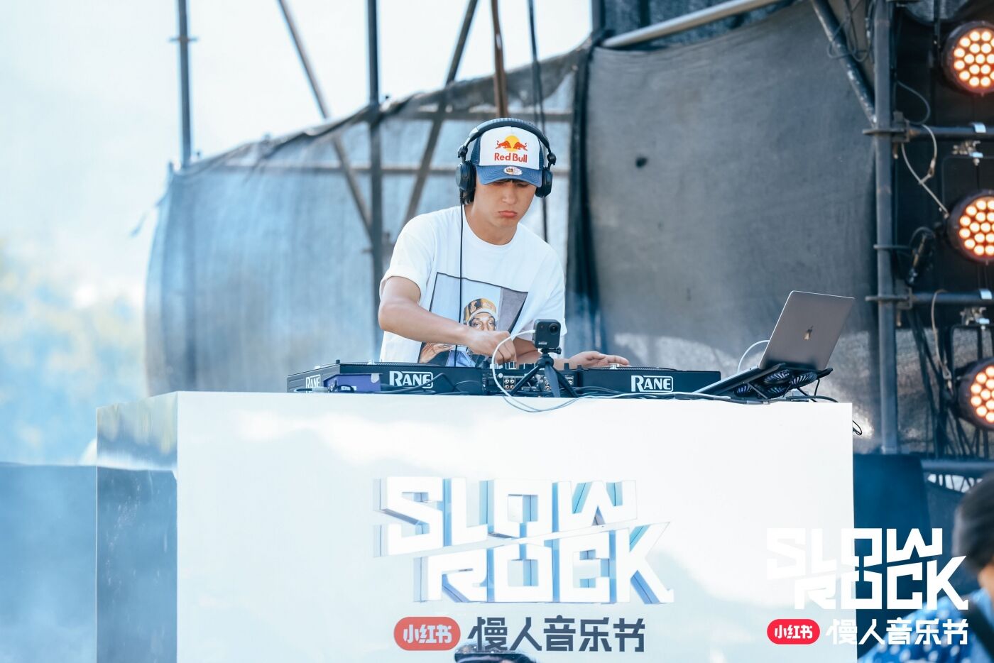 广告人干货库 小红书慢人音乐节2.0:把Livehouse搬到苍山洱海下-广告人干货库
