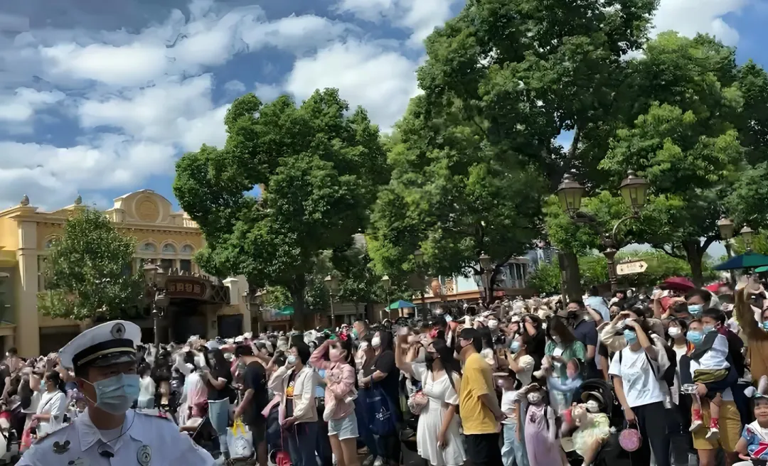 品牌凭什么始终代表最新的生活方式?星巴克430亿计划卖身的品牌战略思考-广告人干货库