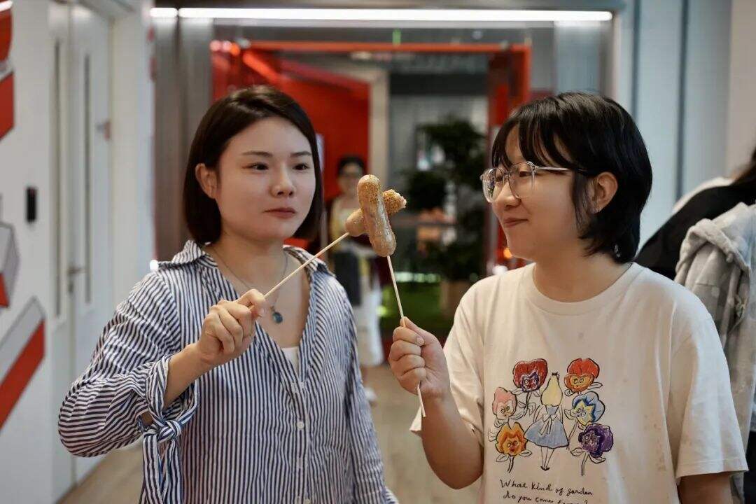 广告人干货库 在公司逛市集,是最小单位的假期-广告人干货库