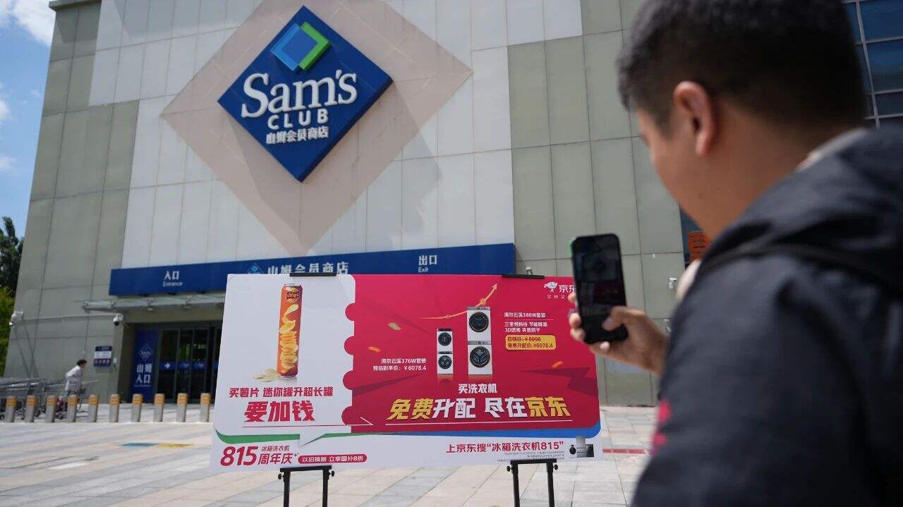 广告人干货库 京东815:电梯广告看腻了,那就整个扶梯广告-广告人干货库