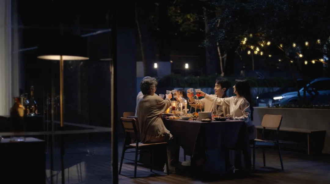 奥迪:路上每一束光,都为团圆照亮-广告人干货库
