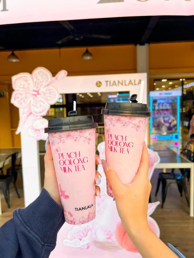“秋天的第一杯奶茶”,流行到海外了-广告人干货库