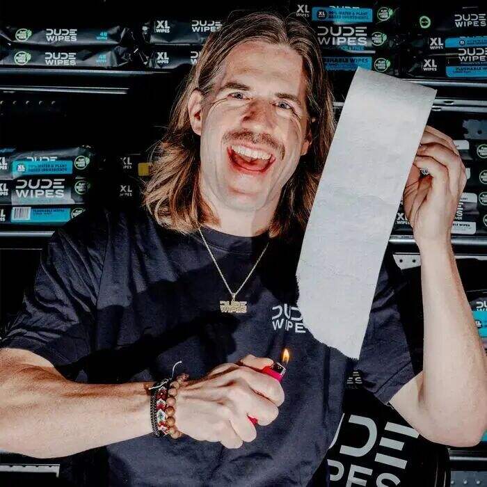 广告人干货库 把运动员屁股当广告位,这个品牌擦出2亿美金-广告人干货库