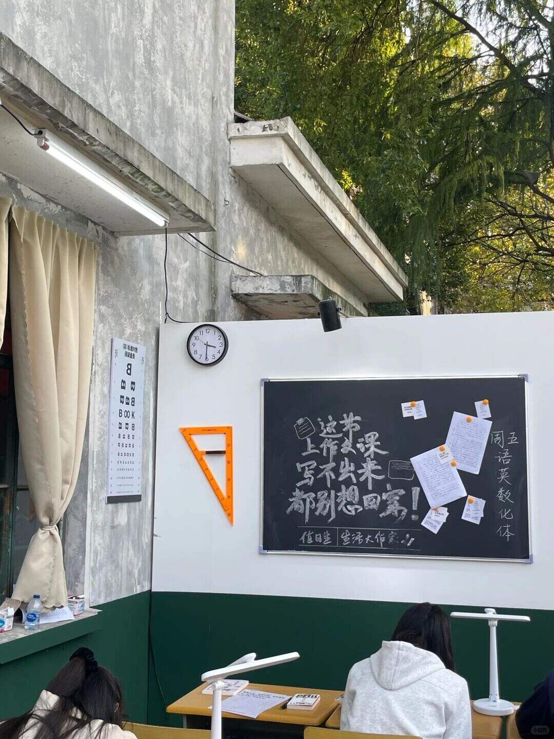 小红书文学节整活,厕纸写祝“您全家都是作家”-广告人干货库