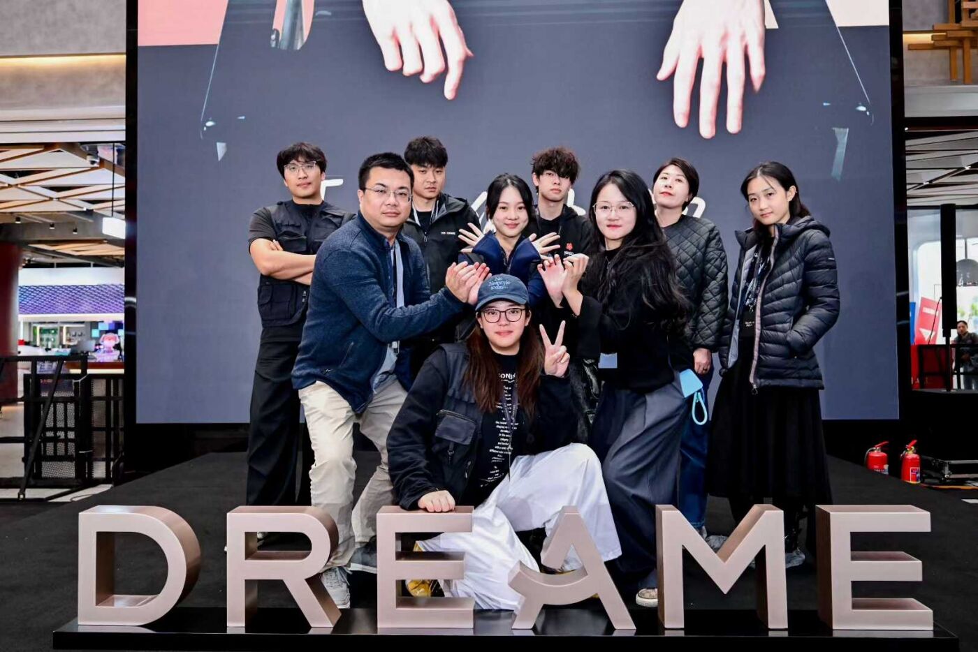 广告人干货库 追觅双十一狂欢日×张凌赫:60分钟,1亿的热爱奔赴-广告人干货库