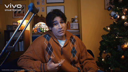 vivo拉美圣诞节TVC：欢聚时刻，请手机“让座”-广告人干货库