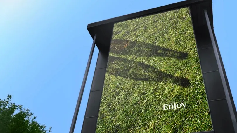 麦当劳新海报!光影杀癫了!-广告人干货库