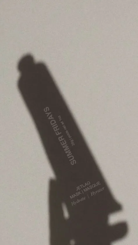 麦当劳新海报!光影杀癫了!-广告人干货库