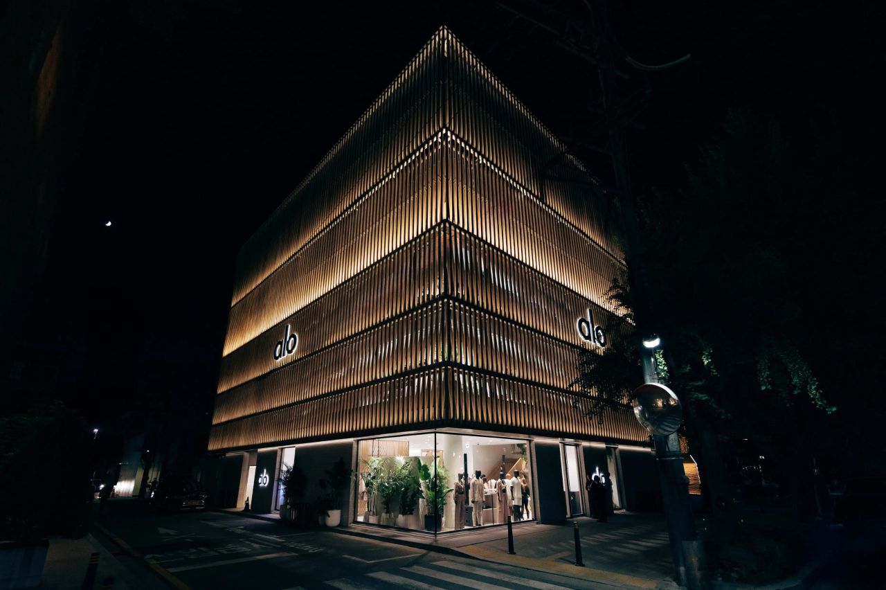 Alo Yoga 怎么就火了?-广告人干货库