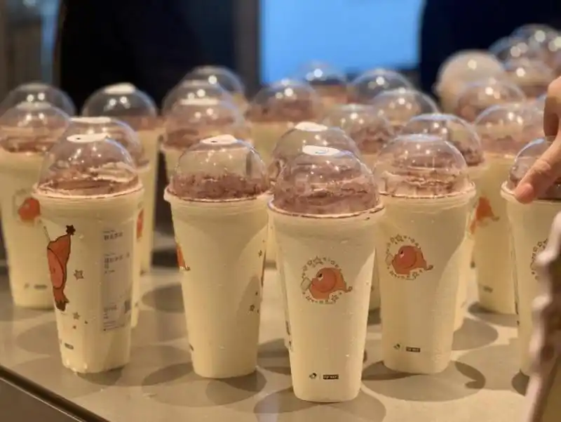 喜茶联名泡泡玛特星星人，全球上线-广告人干货库