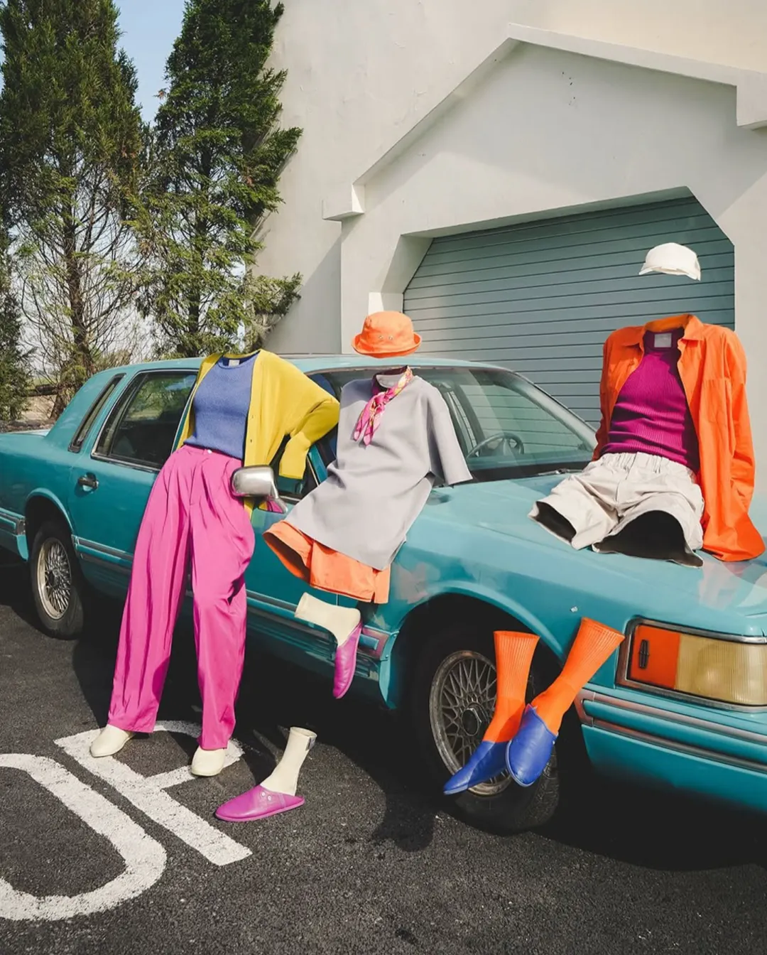 加多宝×王嘉尔“无头”海报惹争议!到底是诡异还是高级?-广告人干货库