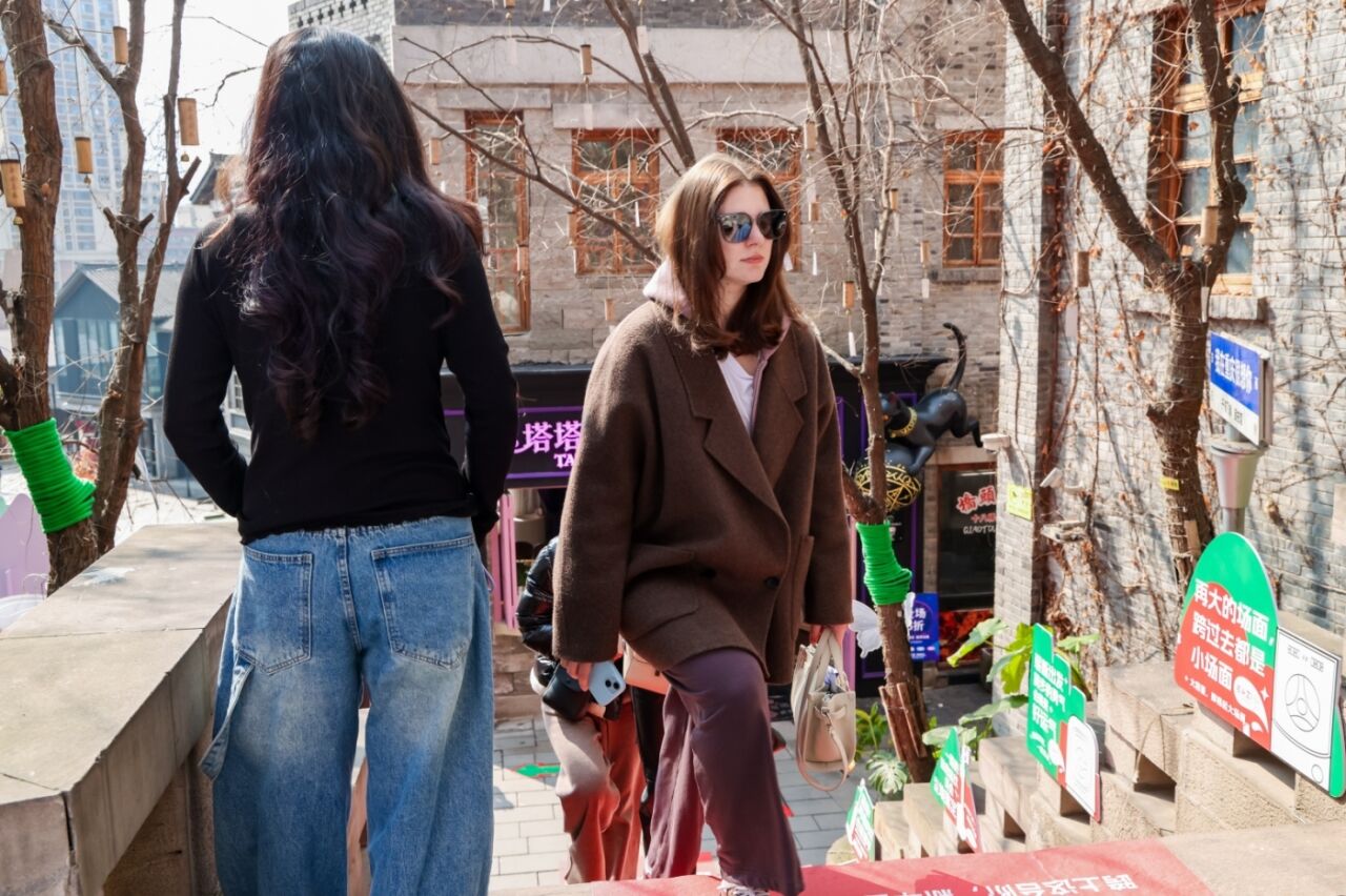 广告人干货库 石头科技:马年不马马马马马了,先跨了再说!-广告人干货库